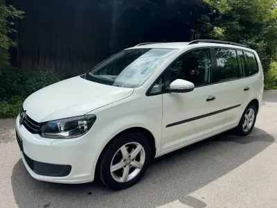 Gebraucht VW Touran Trendline 105 PS (77 kW) 2014 Weiß Van / Kleinbus