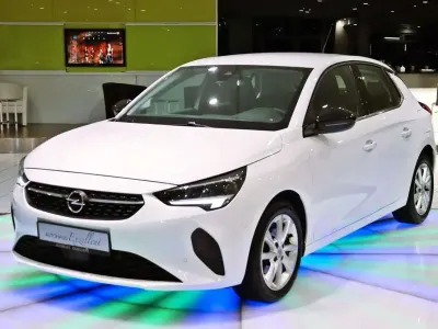 Używany Opel Corsa Elegance 131 KM (96 kW) 2023 Biały Hatchback