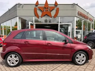 Gebraucht Mercedes B200 136 PS (100 kW) 2008 Rot Van / Kleinbus