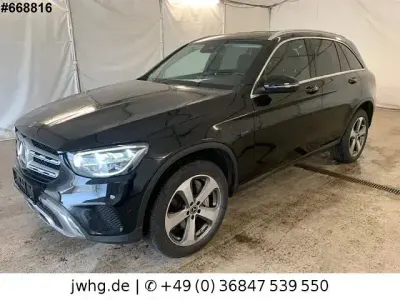 Używany Mercedes GLC300e 320 KM (235 kW) 2020 Czarny SUV