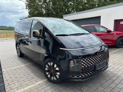 Gebraucht Hyundai Staria Signature 177 PS (130 kW) 2022 Schwarz Van / Kleinbus