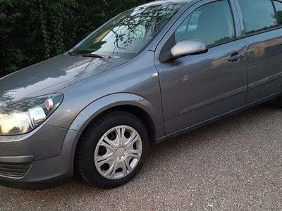 Gebraucht Opel Astra Edition 105 PS (77 kW) 2004 Silber Limousine