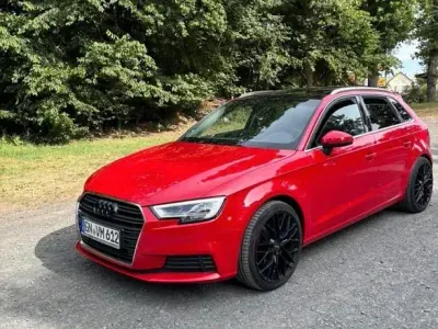 Gebraucht Audi A3 Ambiente 150 PS (110 kW) 2018 Rot Limousine
