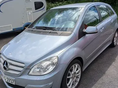 Gebraucht Mercedes B200 140 PS (102 kW) 2011 Silber Kleinwagen