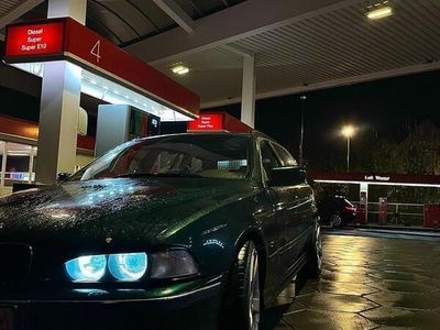 BMW 523