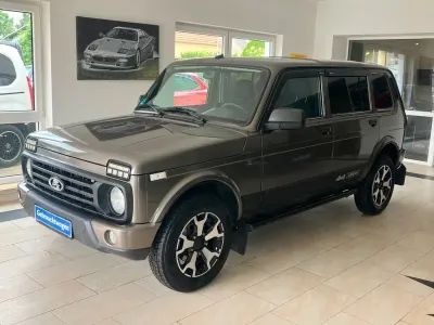 Gebraucht Lada Urban 83 PS (61 kW) 2022 Braun SUV