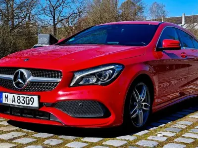 Gebraucht Mercedes CLA180 Shooting Brake AMG line 122 PS (89 kW) 2018 Rot Kombi
