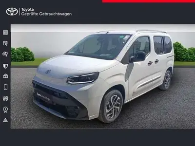 Gebraucht Toyota Proace Verso City 100 kW (136 PS) 2025 Icy white Kombi