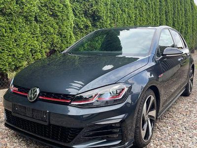 Grau Gebraucht 2021 VW Golf VIII GTI Limousine | 16.750 €