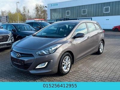 Gebraucht Hyundai i30 Trend 135 PS (99 kW) 2012 Braun Kombi