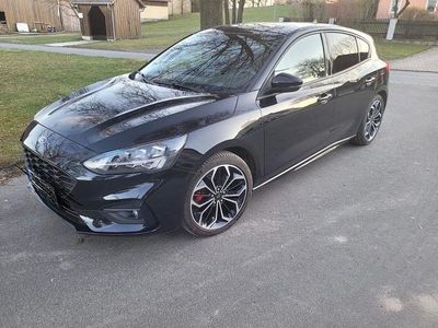 Gebraucht Ford Focus ST-Line 125 PS (91 kW) 2021 Schwarz Limousine