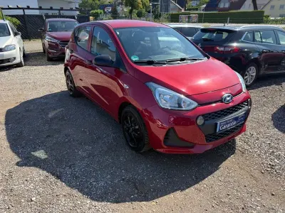 Gebraucht Hyundai i10 Classic 67 PS (49 kW) 2017 Rot Kleinwagen