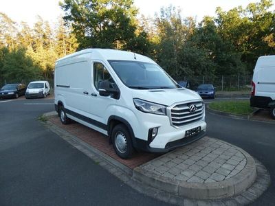 Maxus V90