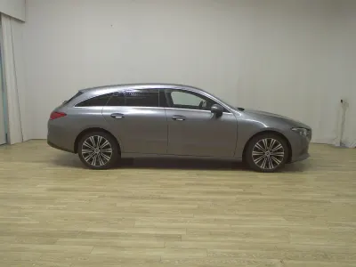 Gebraucht Mercedes CLA200 Shooting Brake 150 PS (110 kW) 2022 Grau Kombi