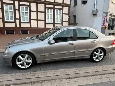 Gebraucht Mercedes C180 146 PS (107 kW) 2006 Grau Limousine