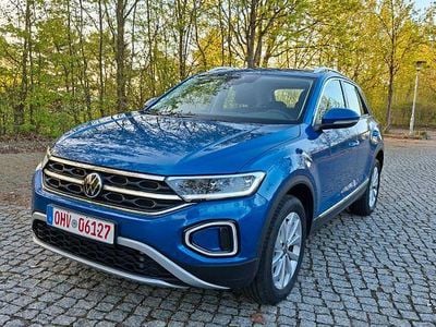 Nouă VW T-Roc Style 150 CP (110 kW) 2025 Albastru SUV