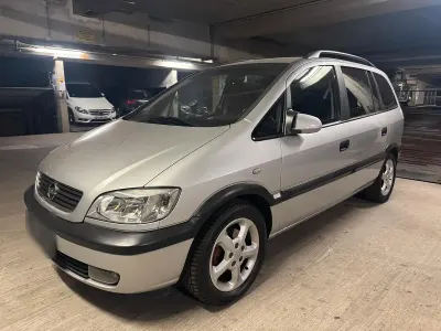 Gebraucht Opel Zafira 2002 Silber Van / Kleinbus