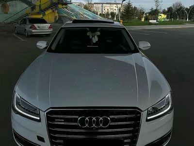 Second-hand Audi A8 Comfort 258 CP (189 kW) 2015 Alb Berlinǎ