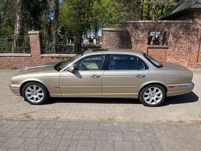 Jaguar XJ8