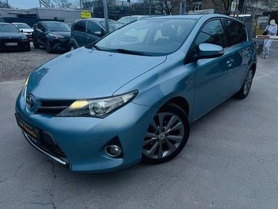 Gebraucht Toyota Auris Hybrid Life+ 99 PS (72 kW) 2014 Blau Limousine