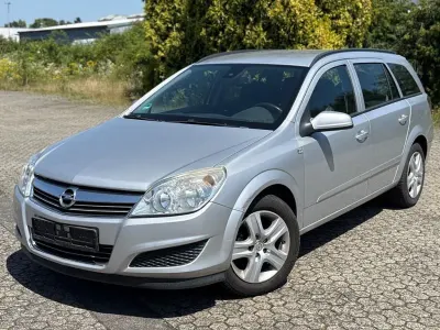 Gebraucht Opel Astra Edition 116 PS (85 kW) 2009 Silber Limousine