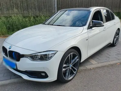 Gebraucht BMW 330 Advantage 252 PS (185 kW) 2018 Weiß Limousine