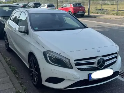 Gebraucht Mercedes A180 Style 122 PS (89 kW) 2014 Weiß Limousine