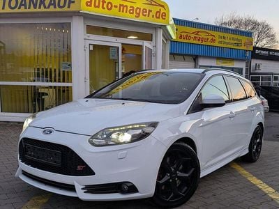 Weiß Gebraucht 2014 Ford Focus ST Kombi | 8.850 € (Guter Preis)