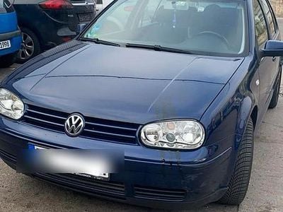 Blau Gebraucht 2004 VW Golf IV Kleinwagen | 2.500 € (Fairer Preis)