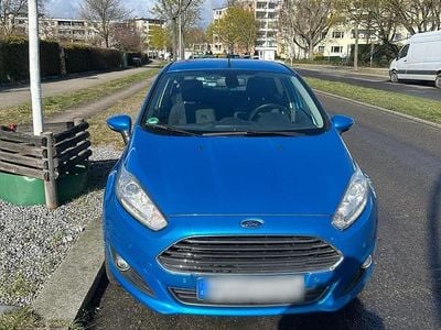 Usata Ford Fiesta 105 CV (77 kW) 2013 Blu Utilitaria