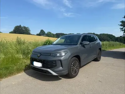 Gebraucht VW Tayron 193 PS (141 kW) 2025 Grau SUV