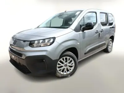 Neu Fiat Doblò 131 PS (96 kW) 2025 Maestro grau metallic Van / Kleinbus