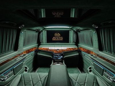 Schwarz Gebraucht 2024 Mercedes EQV300 Van / Kleinbus | 296.310 €