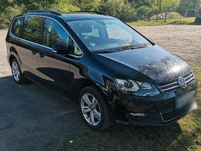 Second-hand VW Sharan 170 CP (125 kW) 2012 Negru Monovolum