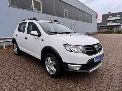 Używany Dacia Sandero Stepway Ambiance 90 KM (66 kW) 2014 Biały SUV