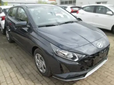 Neu Hyundai i20 Select 90 PS (66 kW) 2026 Grau Kleinwagen