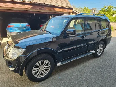 Gebraucht Mitsubishi Pajero Instyle 200 PS (147 kW) 2013 Schwarz SUV