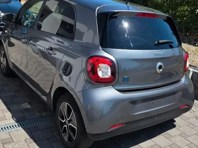 Gebraucht Smart ForFour Electric Drive 60 kW (82 PS) 2020 Silber Limousine