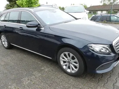 Gebraucht Mercedes E200 Exclusive 150 PS (110 kW) 2018 Blau Kombi