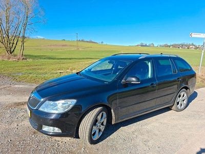 Gebraucht Skoda Octavia Elegance 140 PS (102 kW) 2012 Schwarz Kombi