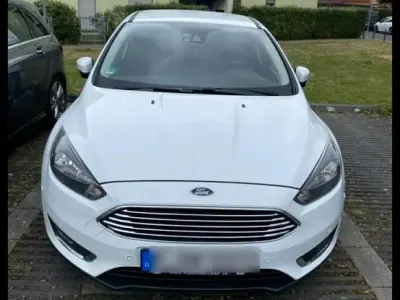 Gebraucht Ford Focus 101 PS (74 kW) 2016 Weiß Limousine
