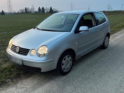 Gebraucht VW Polo 64 PS (47 kW) 2004 Silber Kleinwagen