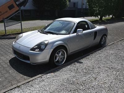 Usata Toyota MR2 140 CV (102 kW) 2001 Argento Cabrio