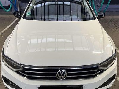 Gebraucht VW Passat Elegance 150 PS (110 kW) 2020 Weiß Kombi