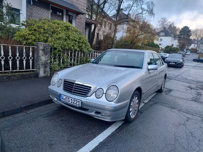 Mercedes E220