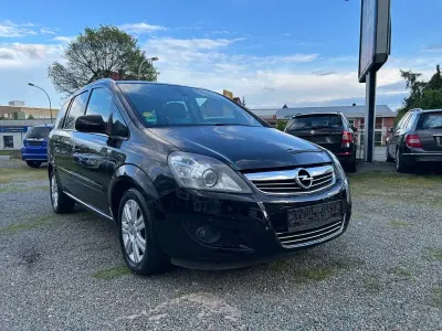 Gebraucht Opel Zafira Innovation 140 PS (102 kW) 2011 Schwarz Van / Kleinbus