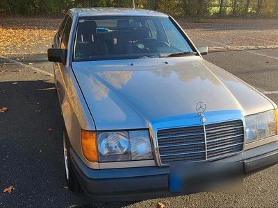 Gebraucht Mercedes E230 132 PS (97 kW) 1988 Limousine