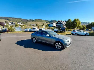 Usata Mercedes C280 231 CV (169 kW) 2007 Argento Berlina