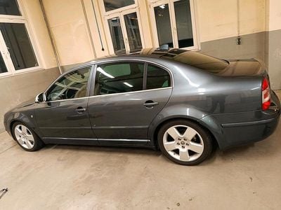 Second-hand Skoda Superb 150 CP (110 kW) 2006 Gri Berlinǎ