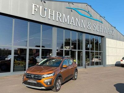 Usata Dacia Sandero Comfort 101 CV (74 kW) 2022 Arancione Utilitaria